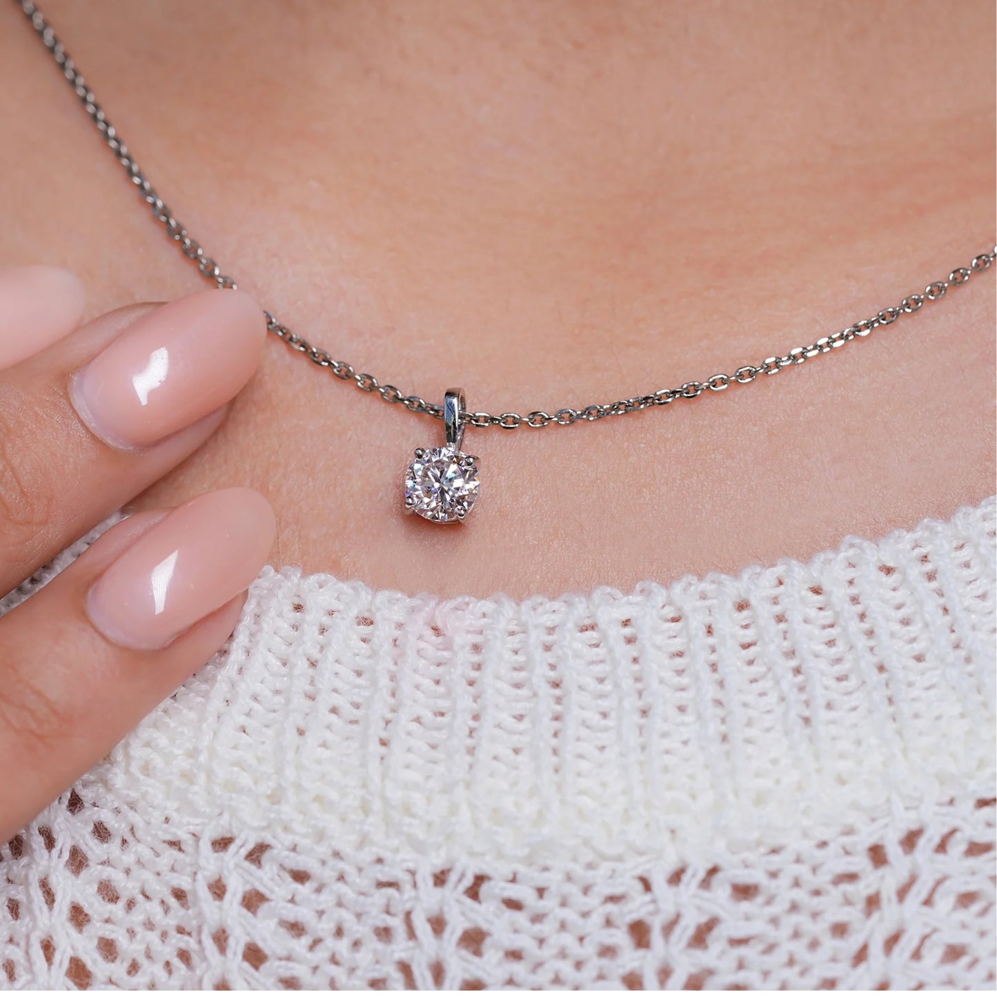 925 Silver Round Cut Moissanite Pendant In Basket Setting