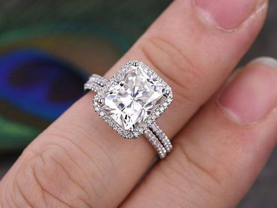 2.50 CT Radiant Cut Halo Style Moissanite Bridal Ring Set