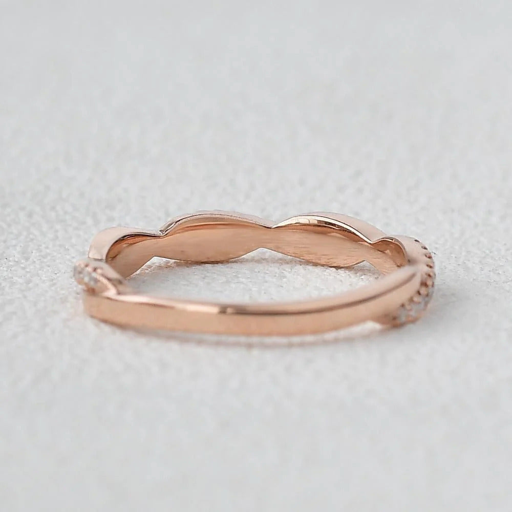 0.50 TCW Round Brilliant Cut Infinity Shank Unique Wedding Band