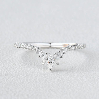 0.60 TCW Marquise And Round Curved Moissanite Wedding Band