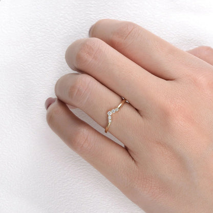 0.20 TCW  Round Brilliant Cut V Curved Moissanite Wedding Band