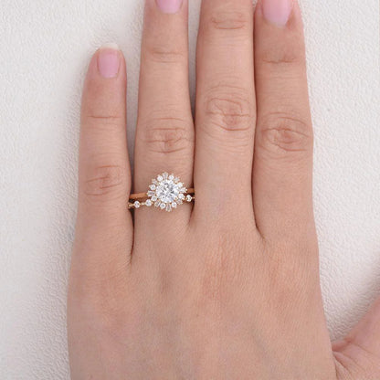 1.50 CT Round Moissanite Vintage Halo Floral Style Bridal Ring Set in 18K Solid Gold Ring For Her