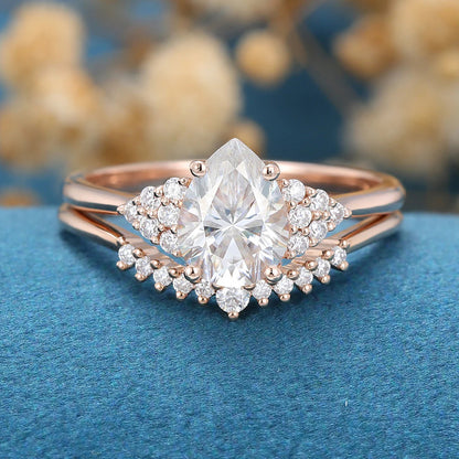 2.00 CT Pear Cut Moissanite Wedding Bridal Ring Set