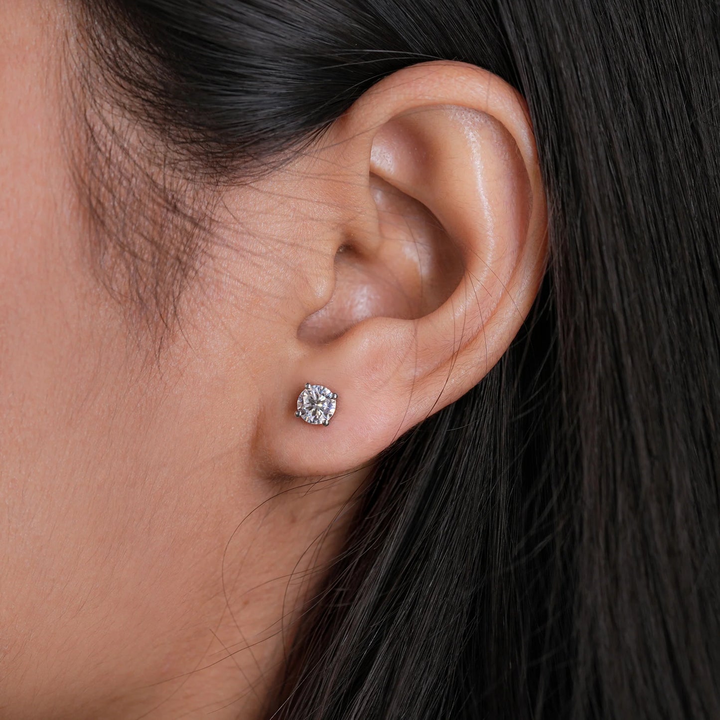 925 Silver Stud Earring Studded With 5 MM Round Cut Moissanite