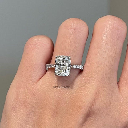 2.50 CT Cushion Cut Moissanite Anniversary Ring