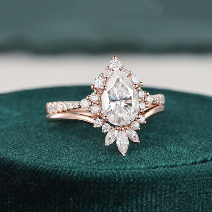 2.00 CT Pear Cut Cluster Moissanite Bridal Ring Set