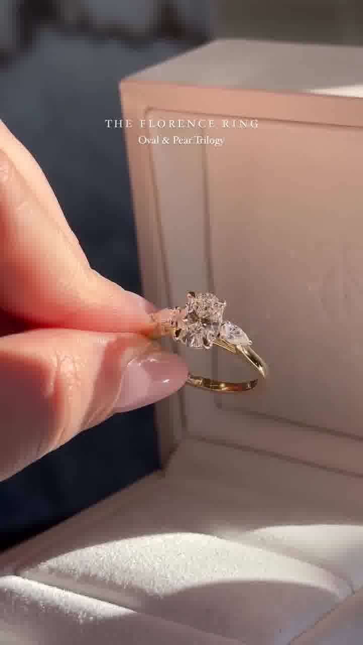 3.00 CT Oval Cut Moissanite Anniversary Ring