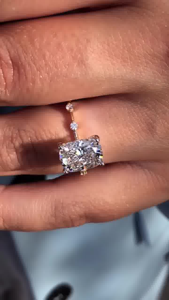 2.00 CT Cushion Cut Moissanite Engagement Ring