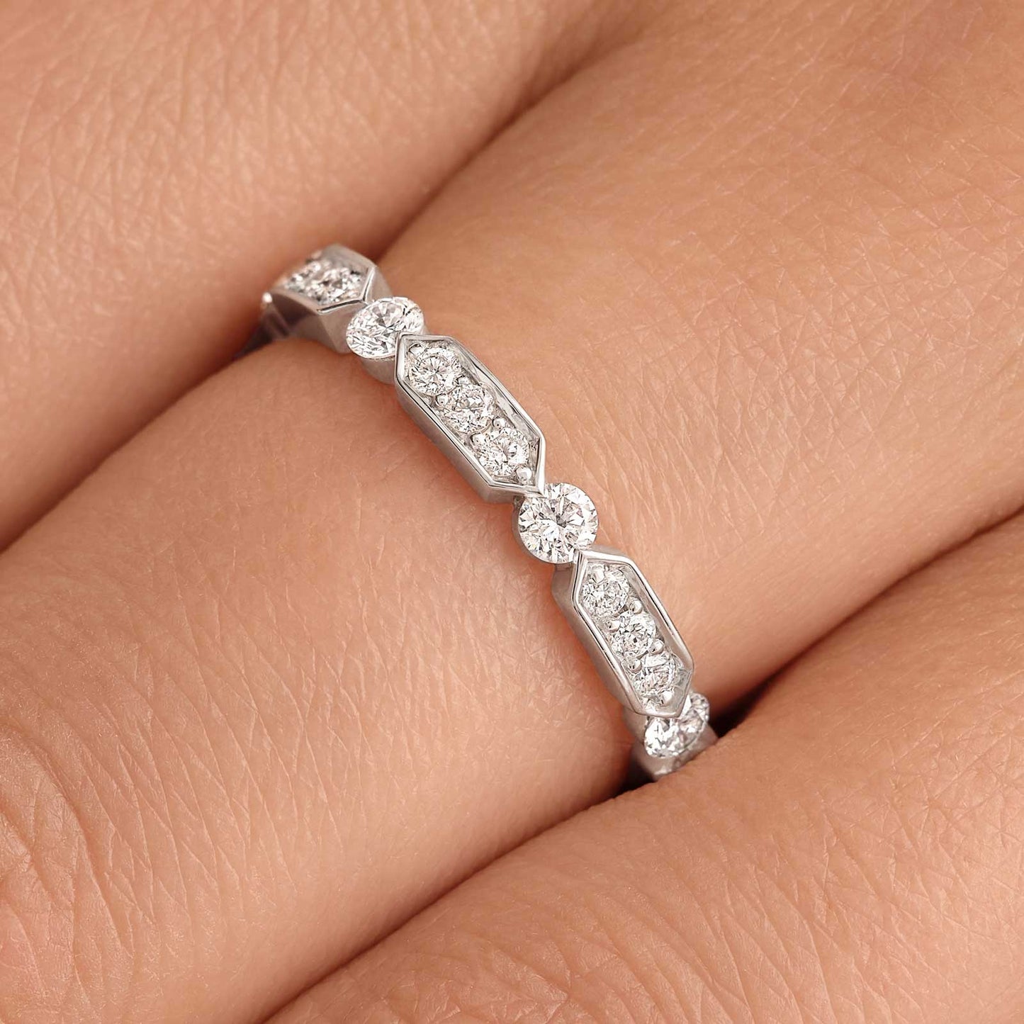 1.00 TCW ROUND SHAPED MOISSANITE MINIMALIST WEDDING BAND