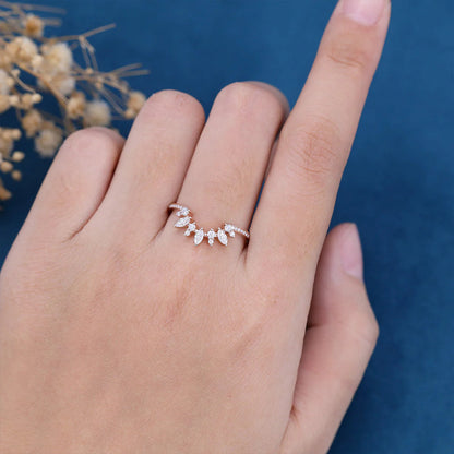 1.00 TCW Marquise & Round Shaped Moissanite Curved Wedding Band