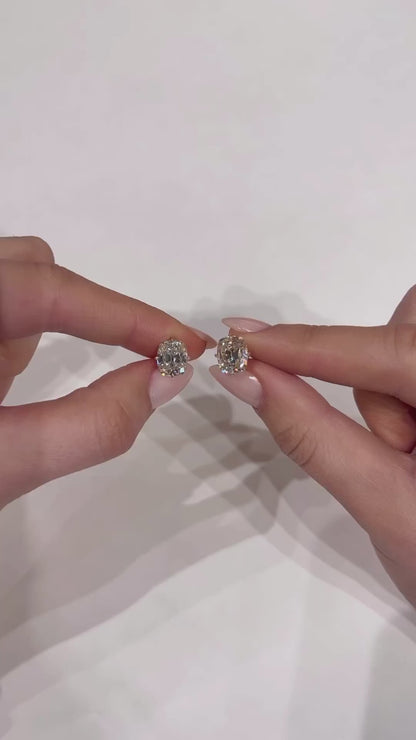 4.00 Ct Cushion Cut Moissanite Women's Studes Earring