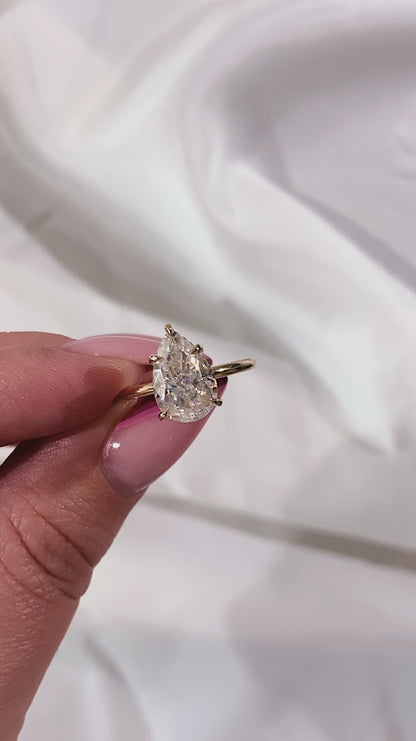 3.00 CT Pear Cut Moissanite Valentine Ring