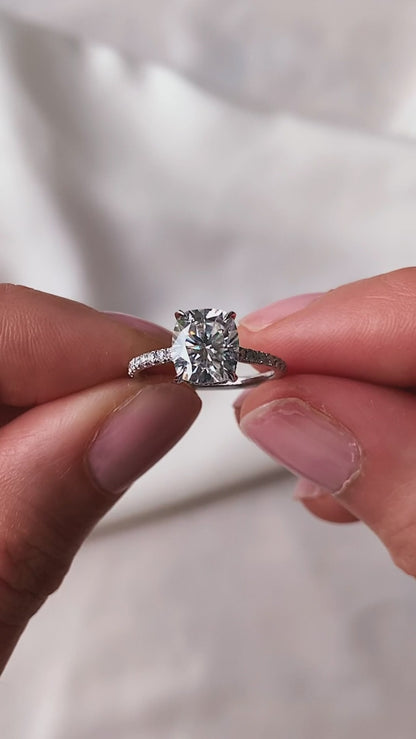 2.00 CT Cushion Cut Moissanite Engagement Ring
